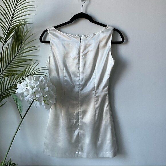 White  Mini Dress Top Size XS - Picture 2 of 4